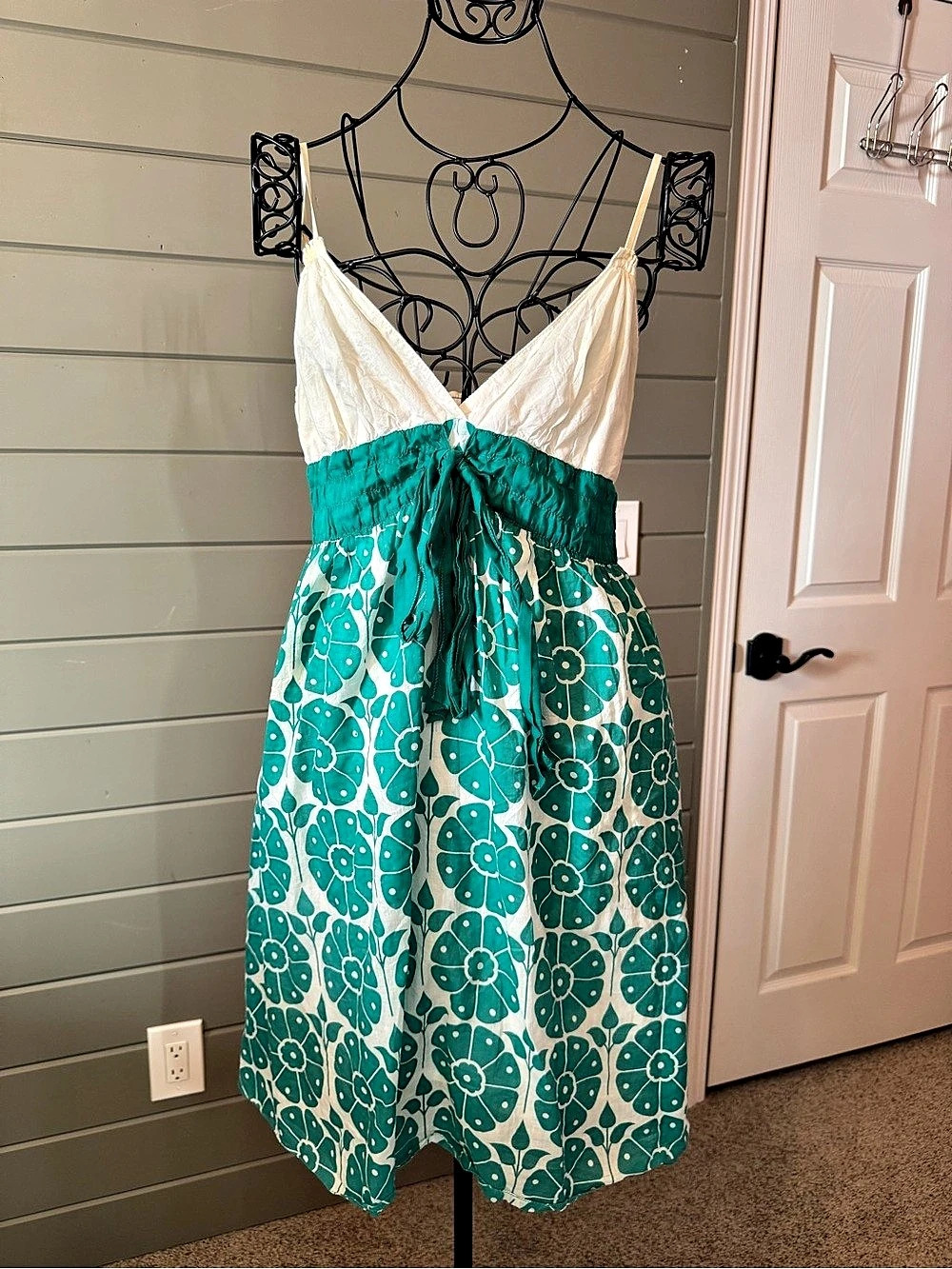 Max Studio printed sundress Floral Midi Dress in Green & White Size Large